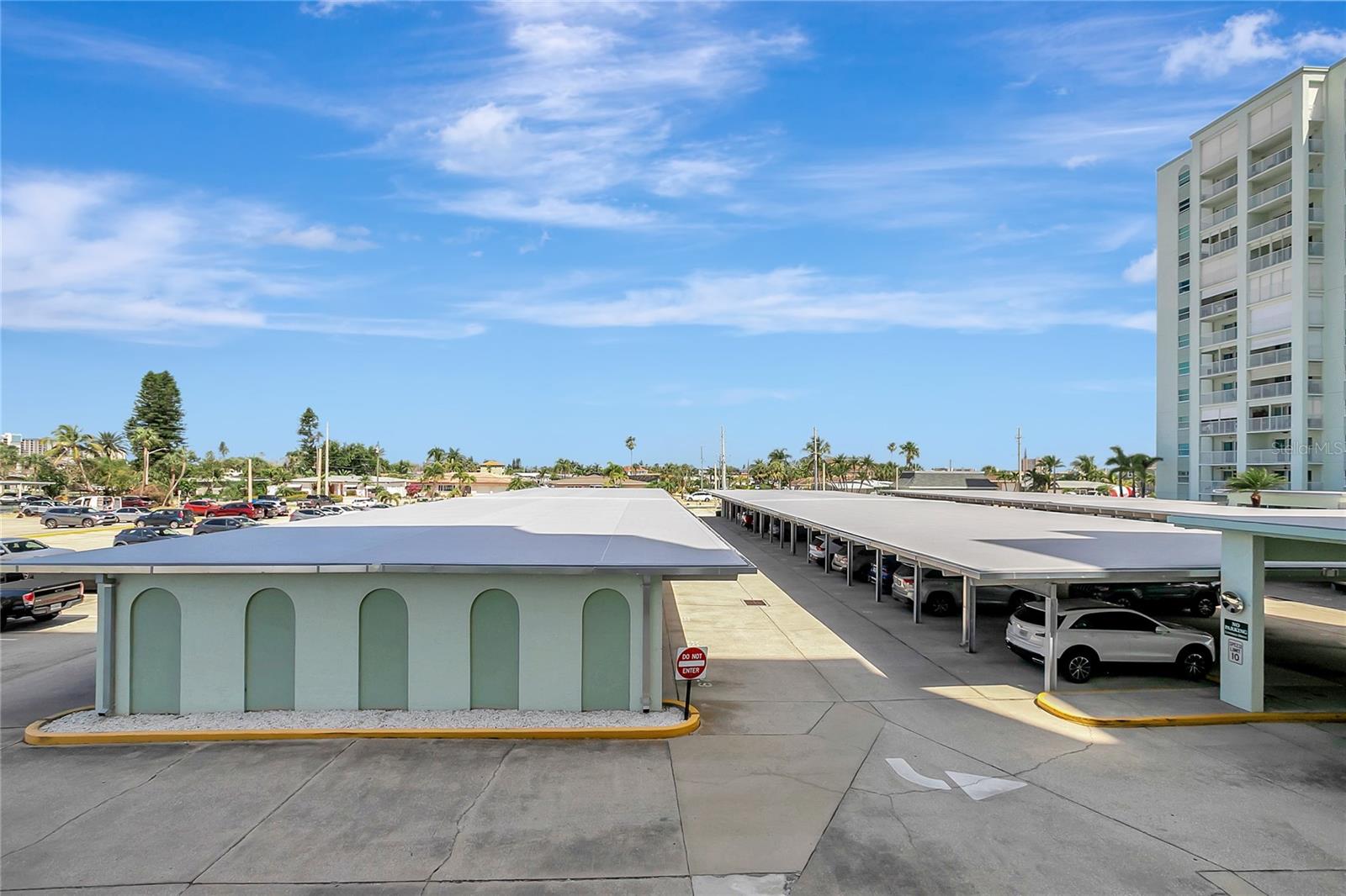 THREE PALMS POINTE CONDO - Residential