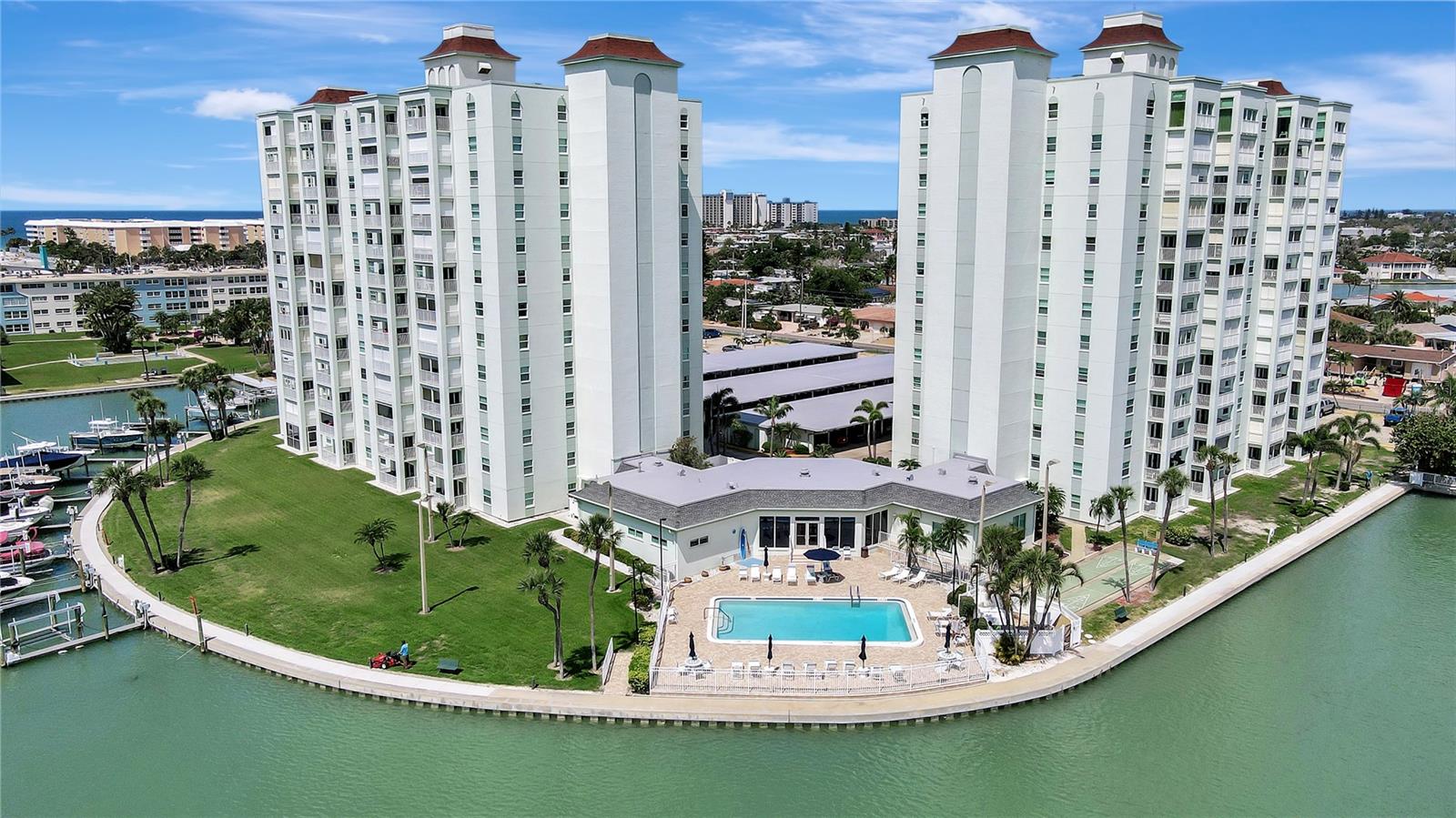 THREE PALMS POINTE CONDO - Residential