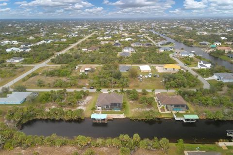 A home in PORT CHARLOTTE