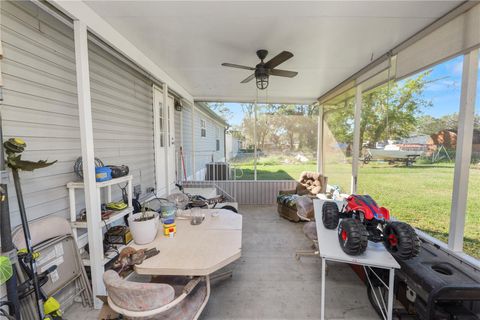 A home in LAKELAND