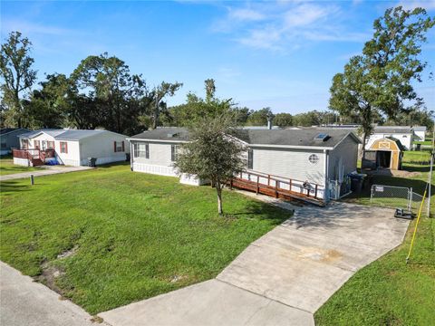 A home in LAKELAND