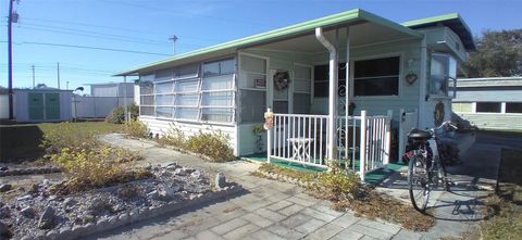 A home in LAKELAND