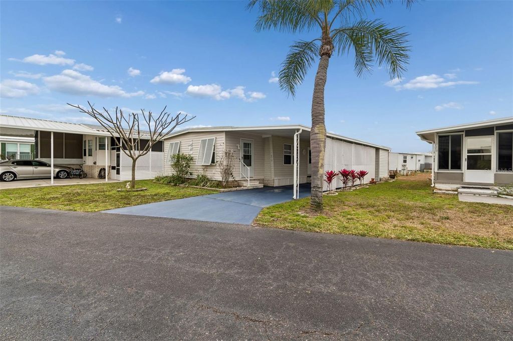 Photo of 678 Mount Madison Avenue NE #661, St Petersburg, FL 33702 (MLS # TB8480116)