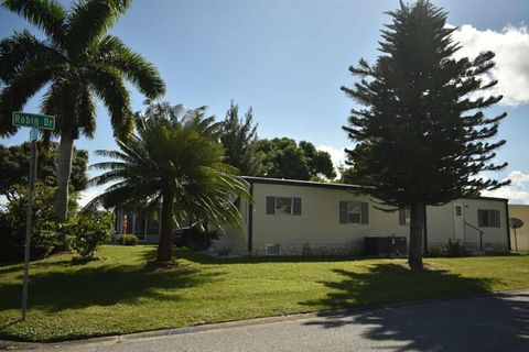 Photo of 1251 Waterway Drive, Sebastian, FL 32976 (MLS # S5138139)