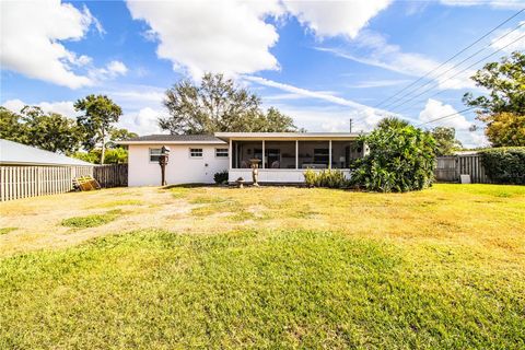 A home in LAKELAND