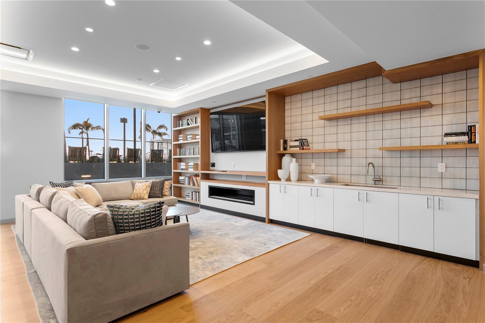 400 CENTRAL - Residential