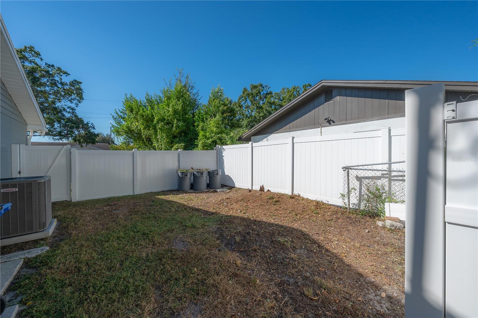 LAKE ELLEN ESTATES SUB - Residential Lease