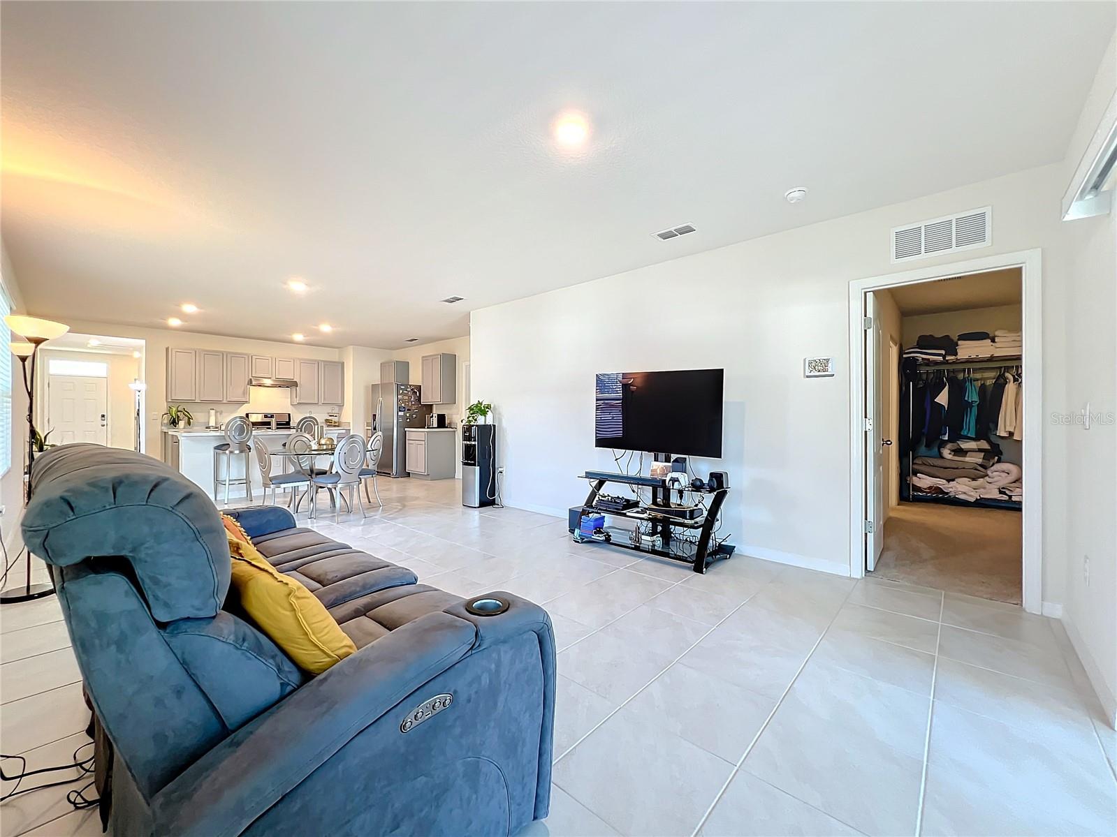 LAKE DENHAM ESTATES PHASE III - Residential