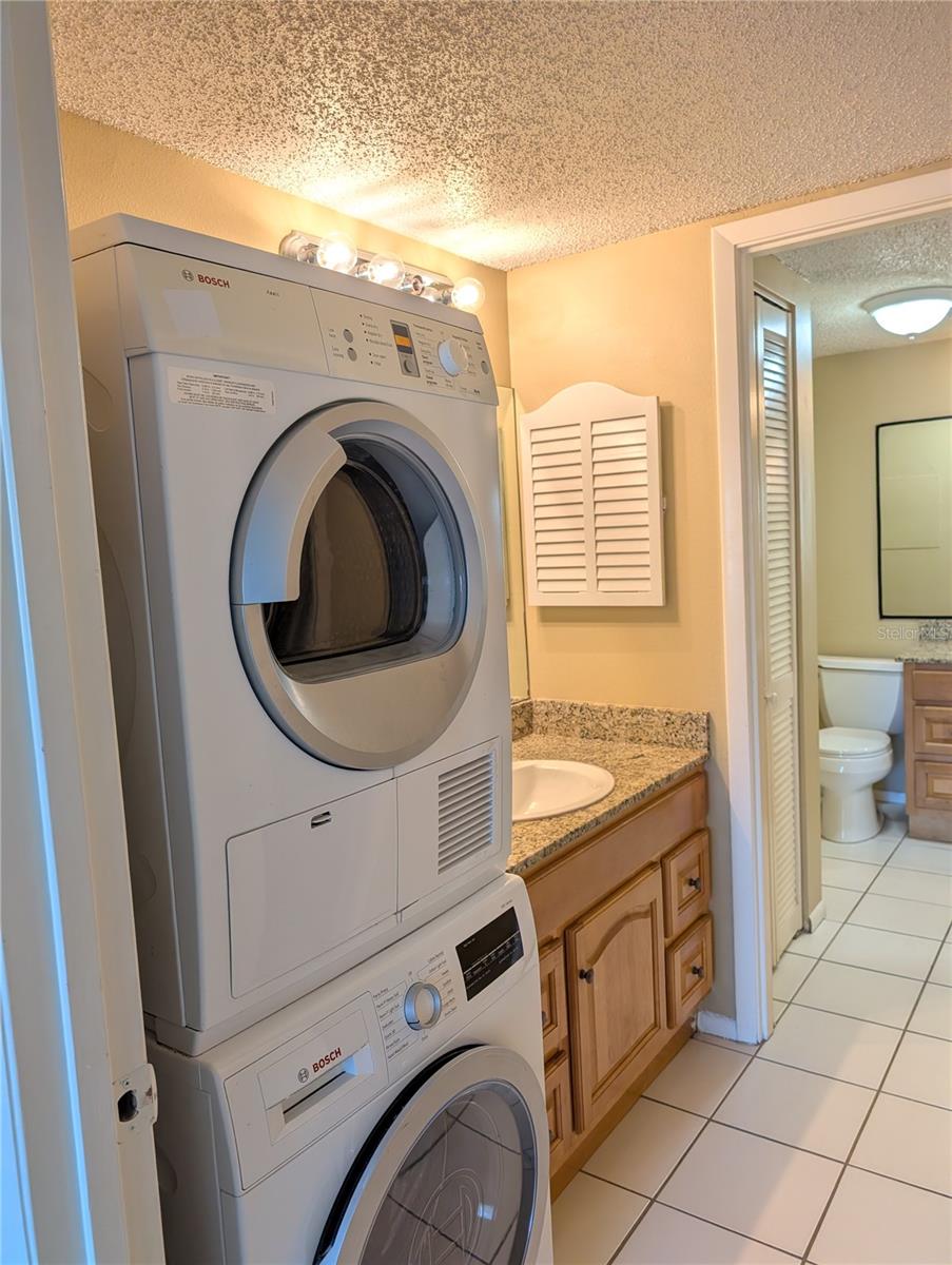 PLAZA GARDENS - Residential Lease