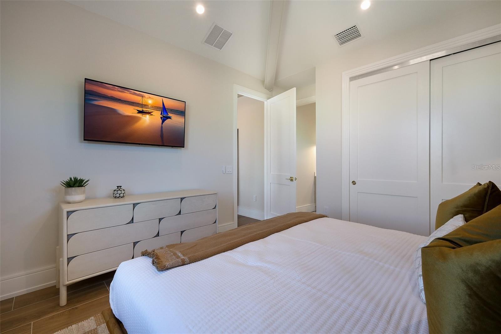 LIDO BEACH - Residential