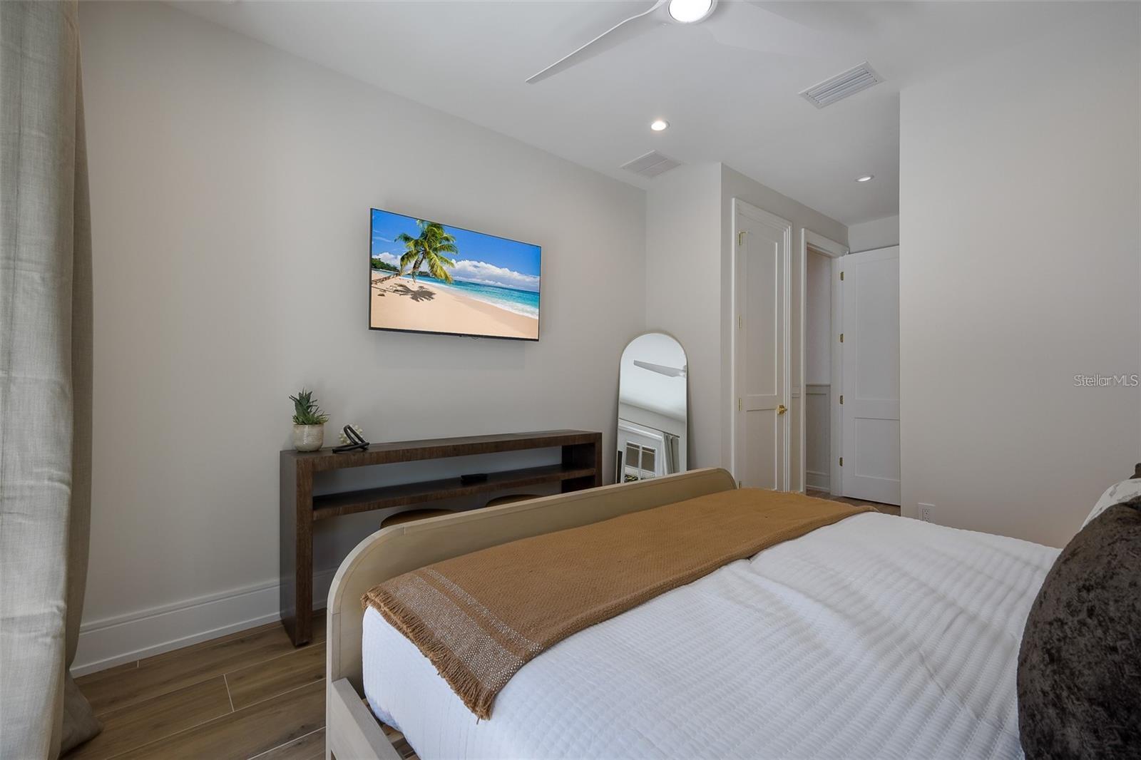 LIDO BEACH - Residential