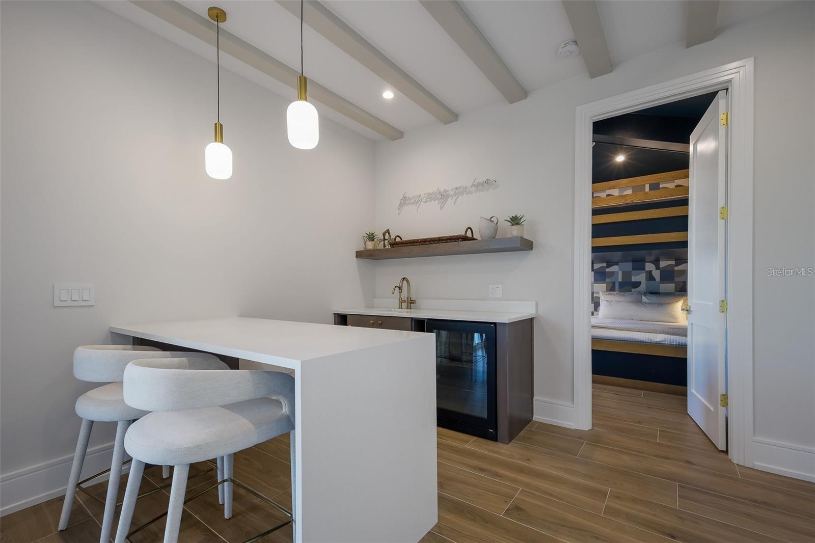 LIDO BEACH - Residential