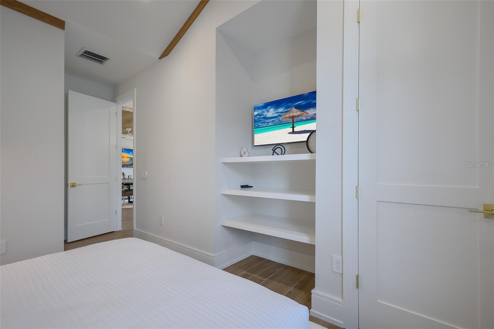 LIDO BEACH - Residential