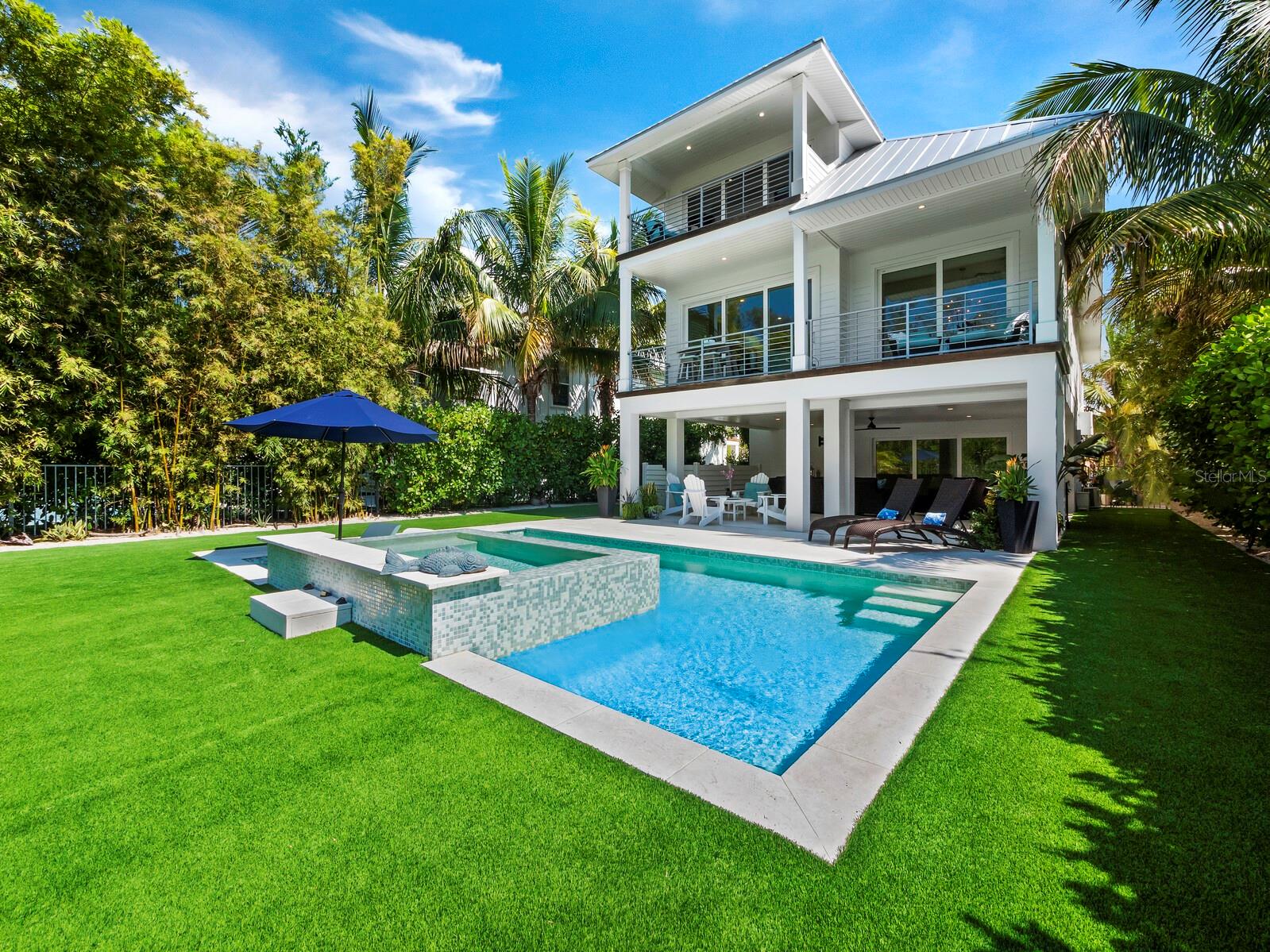 LONGBEACH ON LONGBOAT KEY - Residential