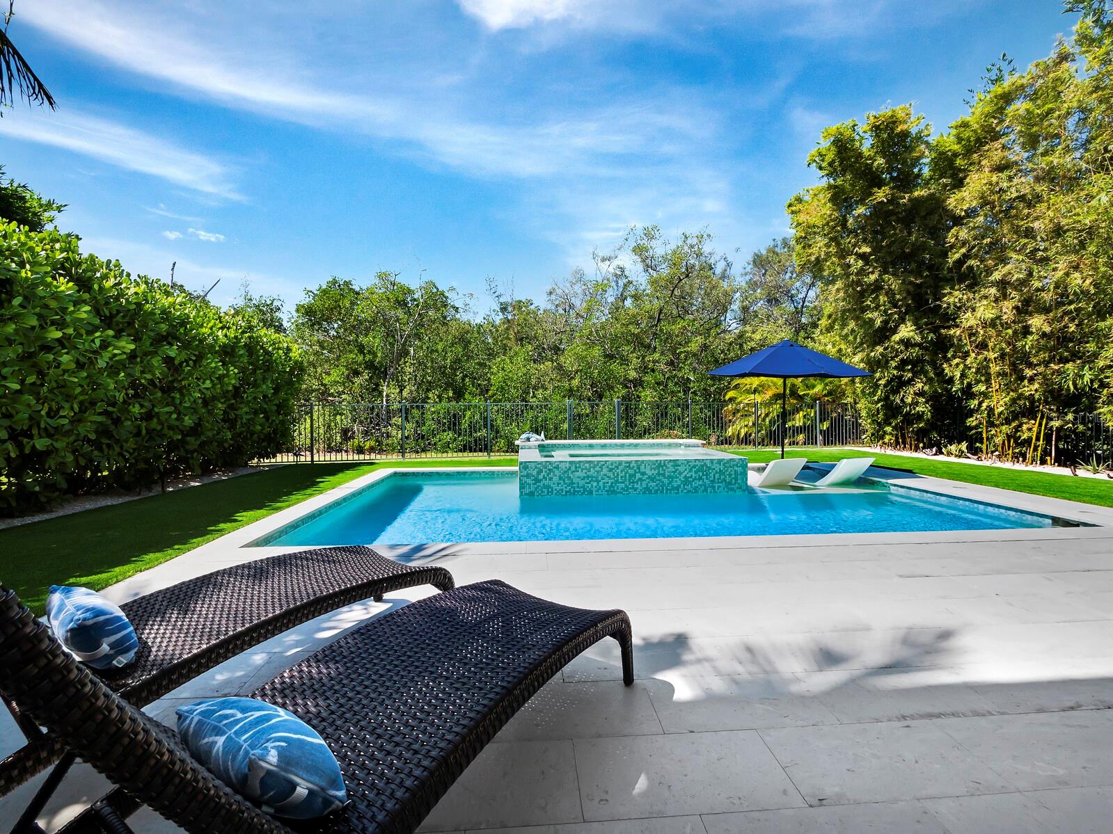 LONGBEACH ON LONGBOAT KEY - Residential