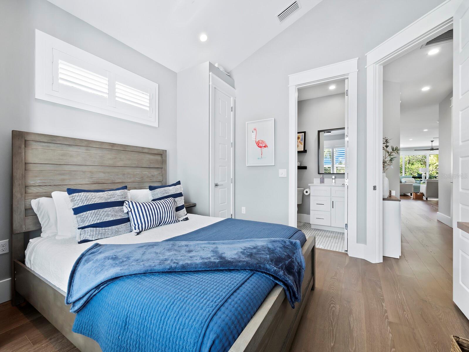 LONGBEACH ON LONGBOAT KEY - Residential