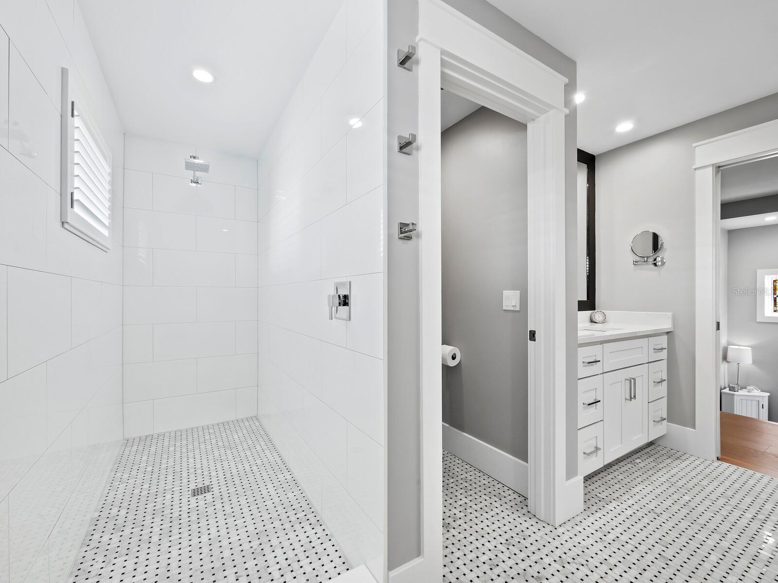 LONGBEACH ON LONGBOAT KEY - Residential