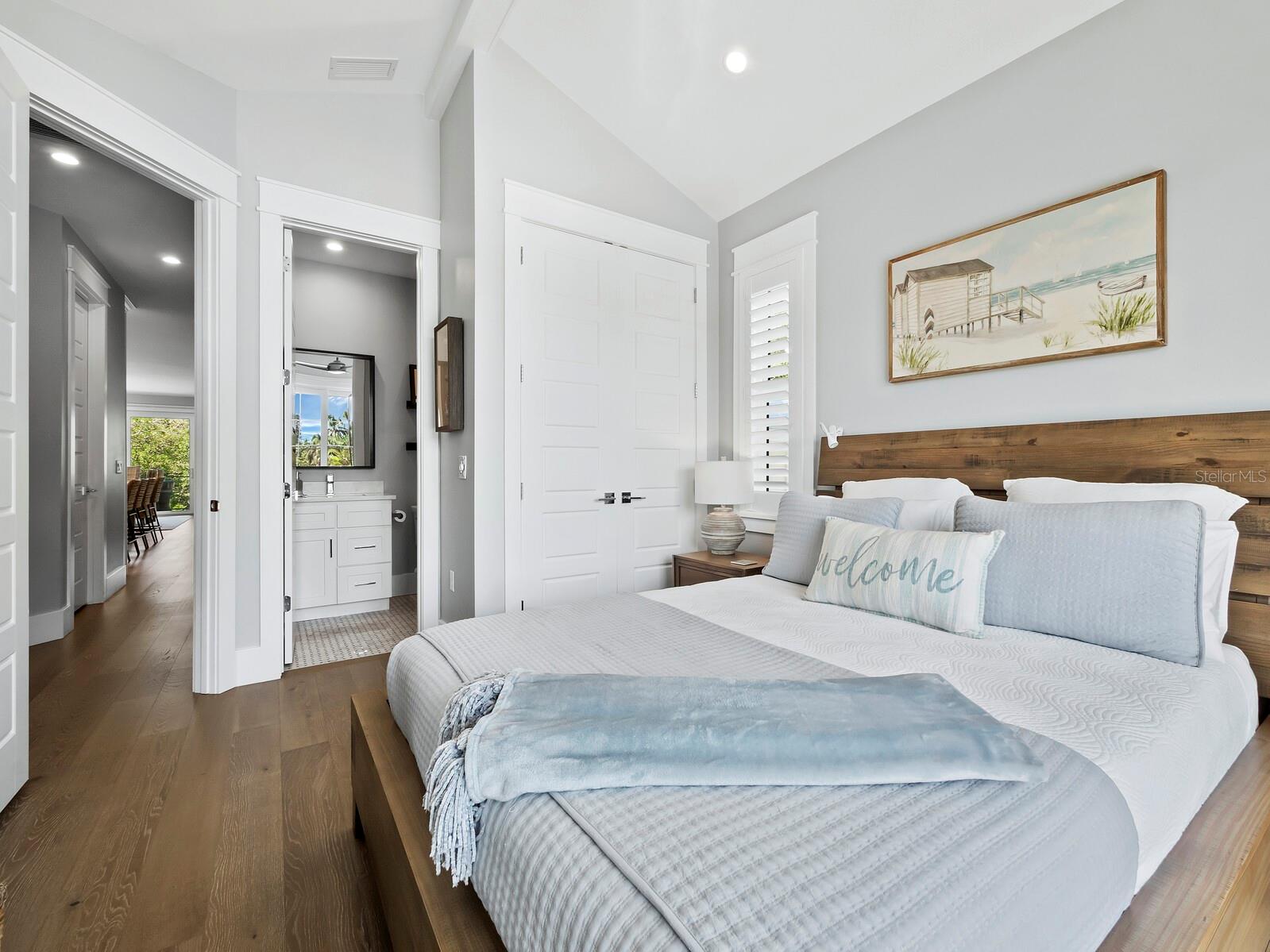 LONGBEACH ON LONGBOAT KEY - Residential