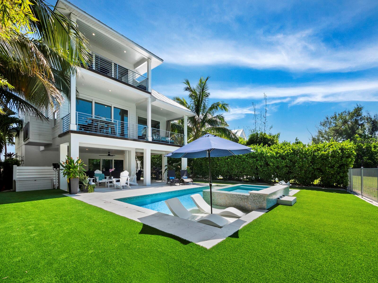 LONGBEACH ON LONGBOAT KEY - Residential