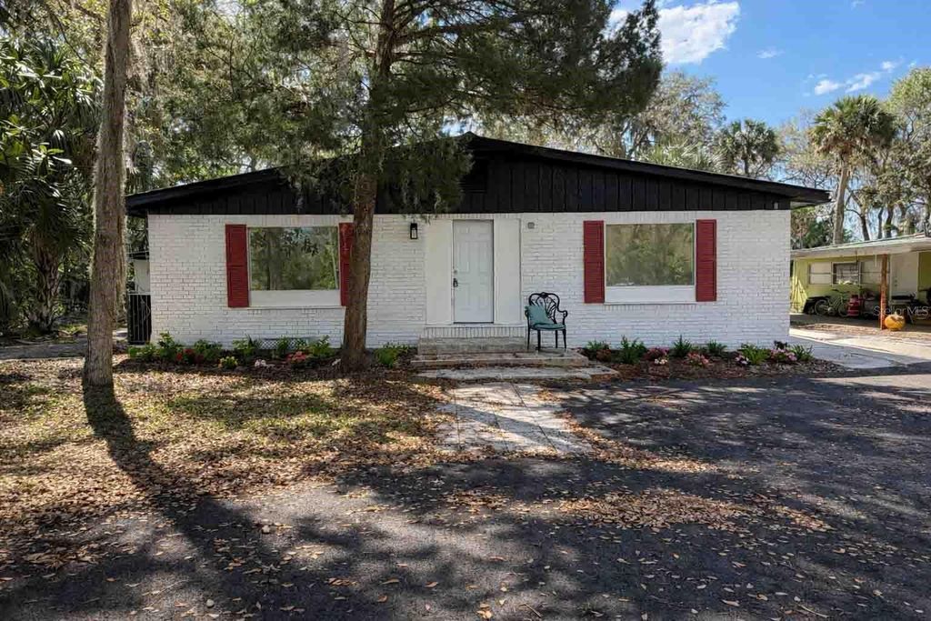 Photo of 502 NW Crystal Street, Crystal River, FL 34428 (MLS # TB8485833)