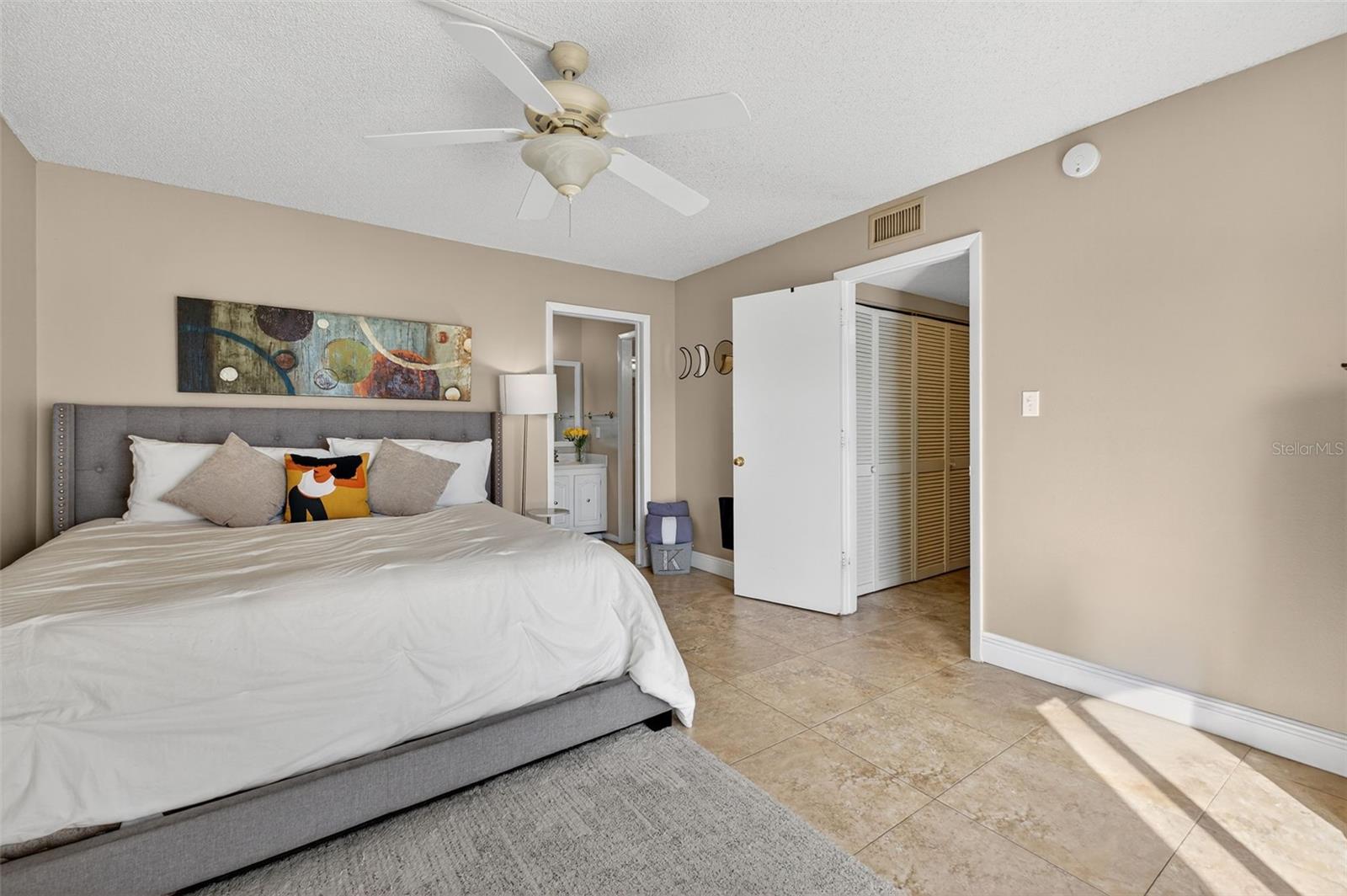 ROYAL ARMS CONDO - Residential