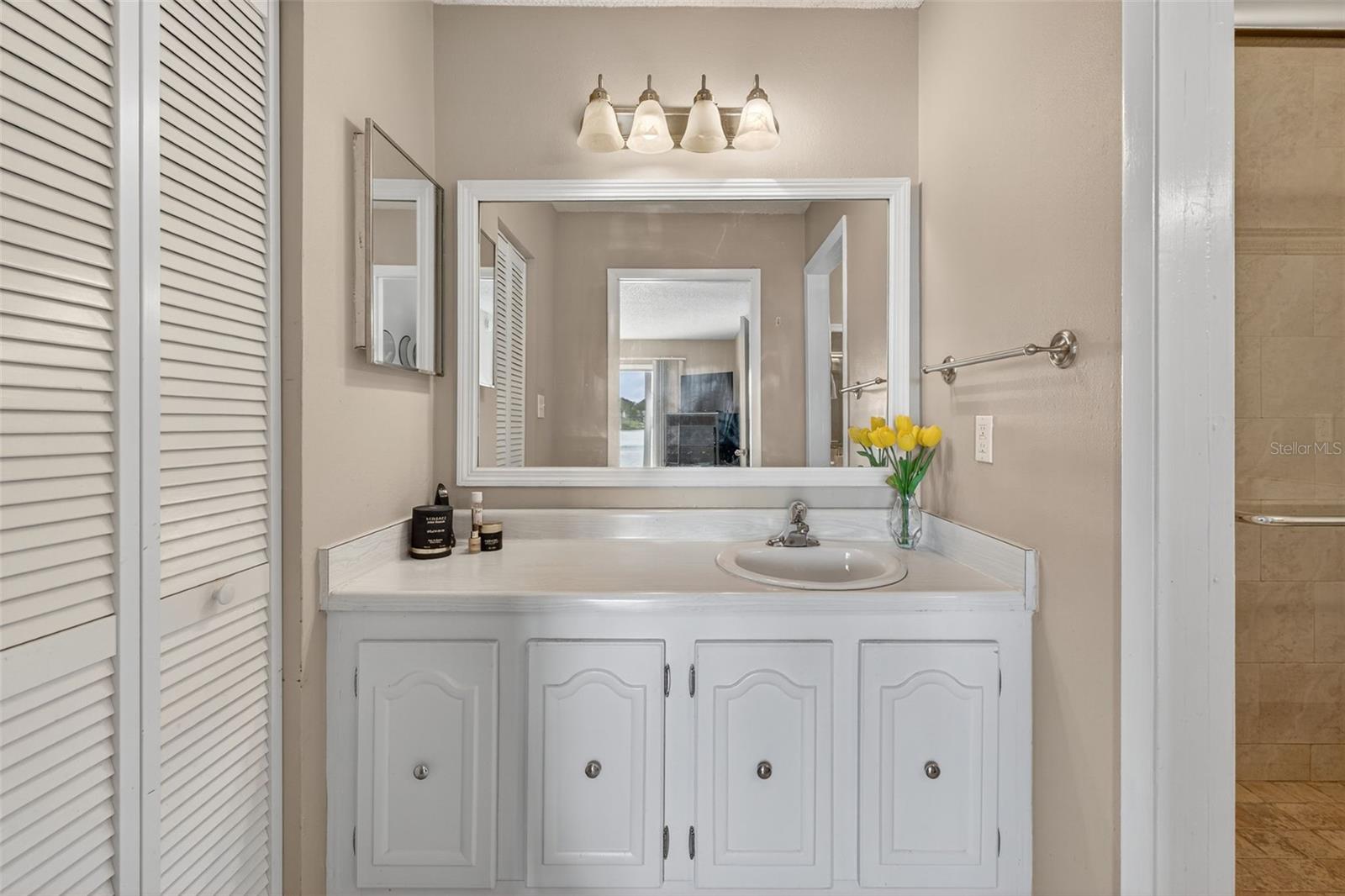 ROYAL ARMS CONDO - Residential