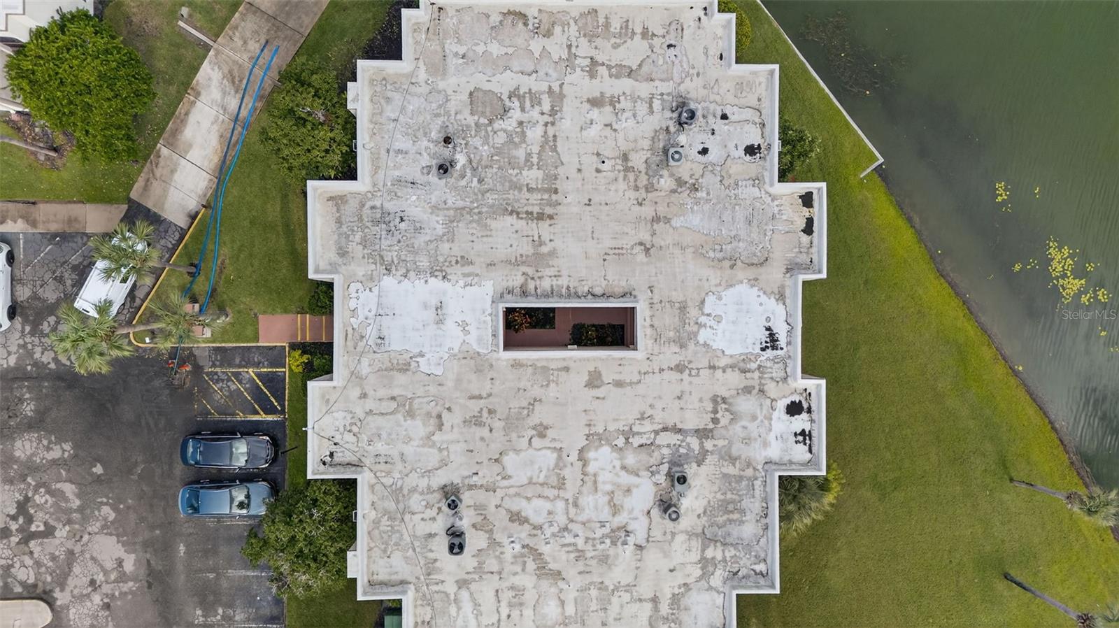 ROYAL ARMS CONDO - Residential