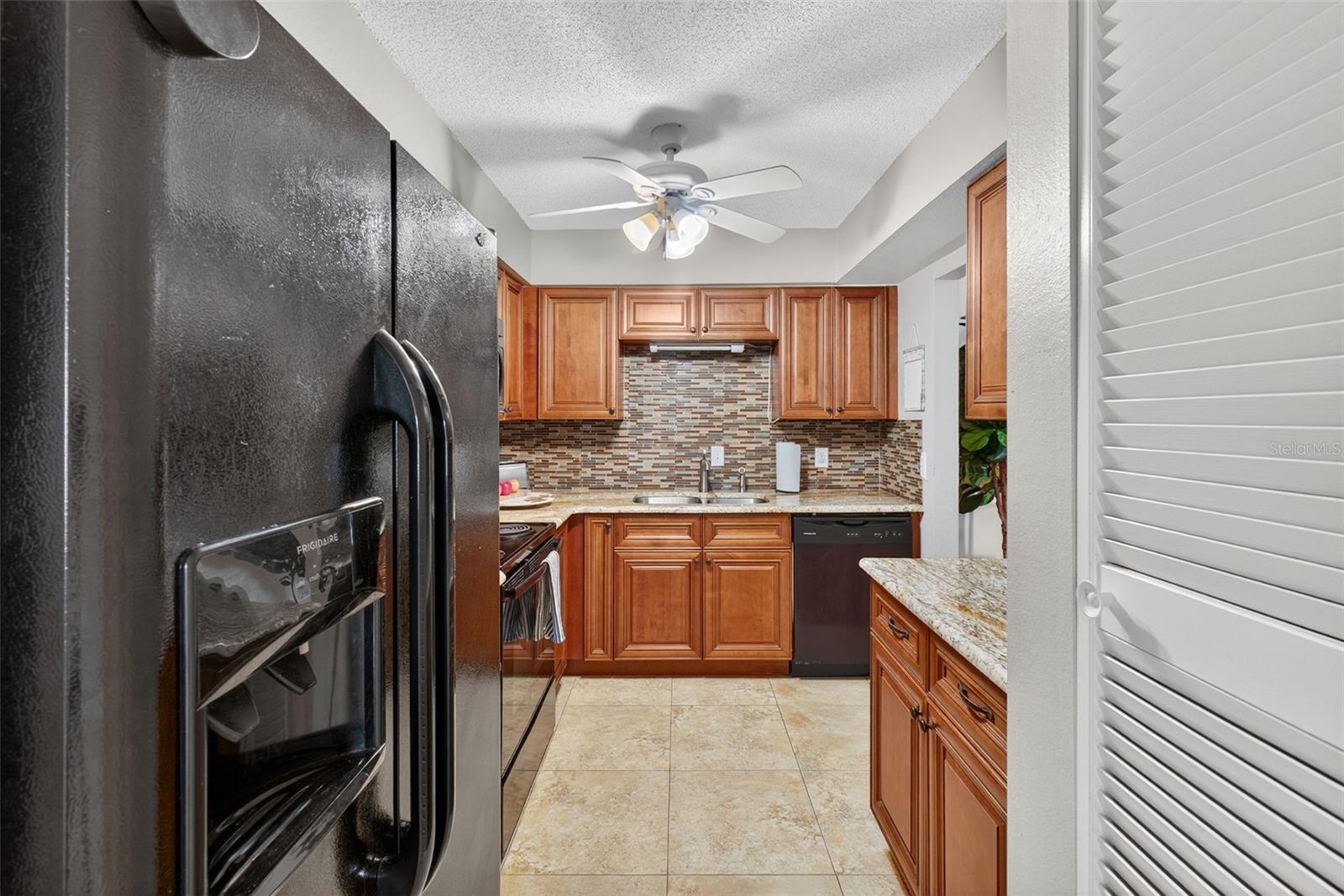 ROYAL ARMS CONDO - Residential