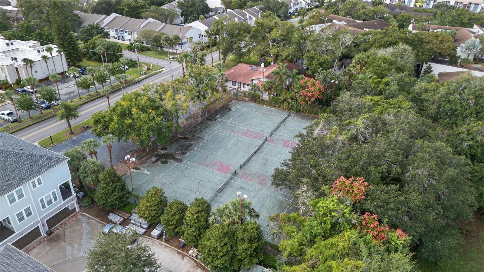 ROYAL ARMS CONDO - Residential