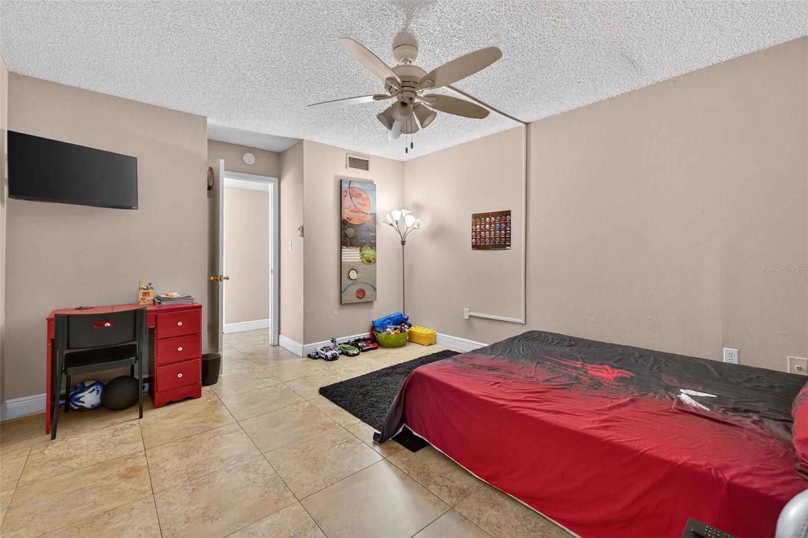 ROYAL ARMS CONDO - Residential