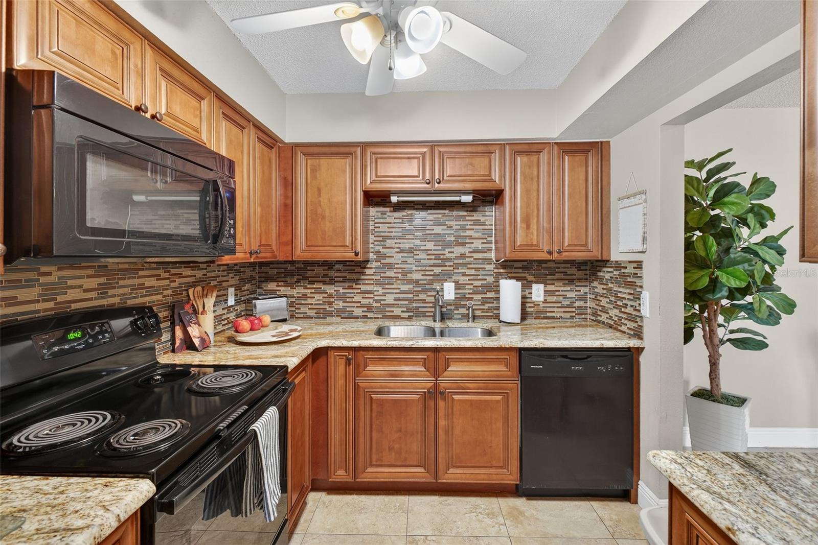 ROYAL ARMS CONDO - Residential