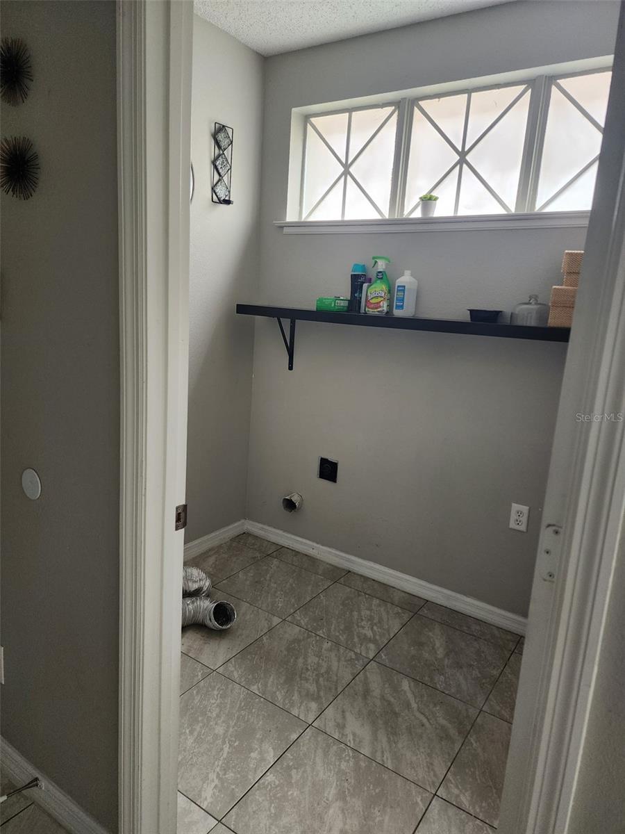 HUNTCLIFF PARK 51 48 - Residential