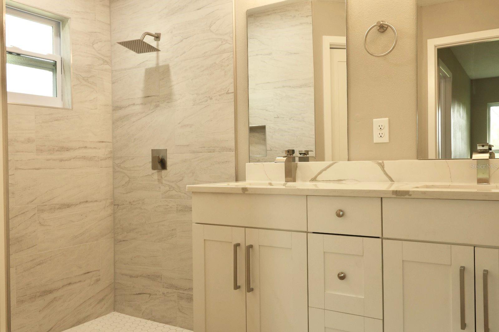 SILVER SPRINGS SHORES - Residential