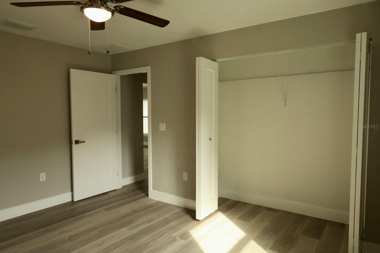 SILVER SPRINGS SHORES - Residential