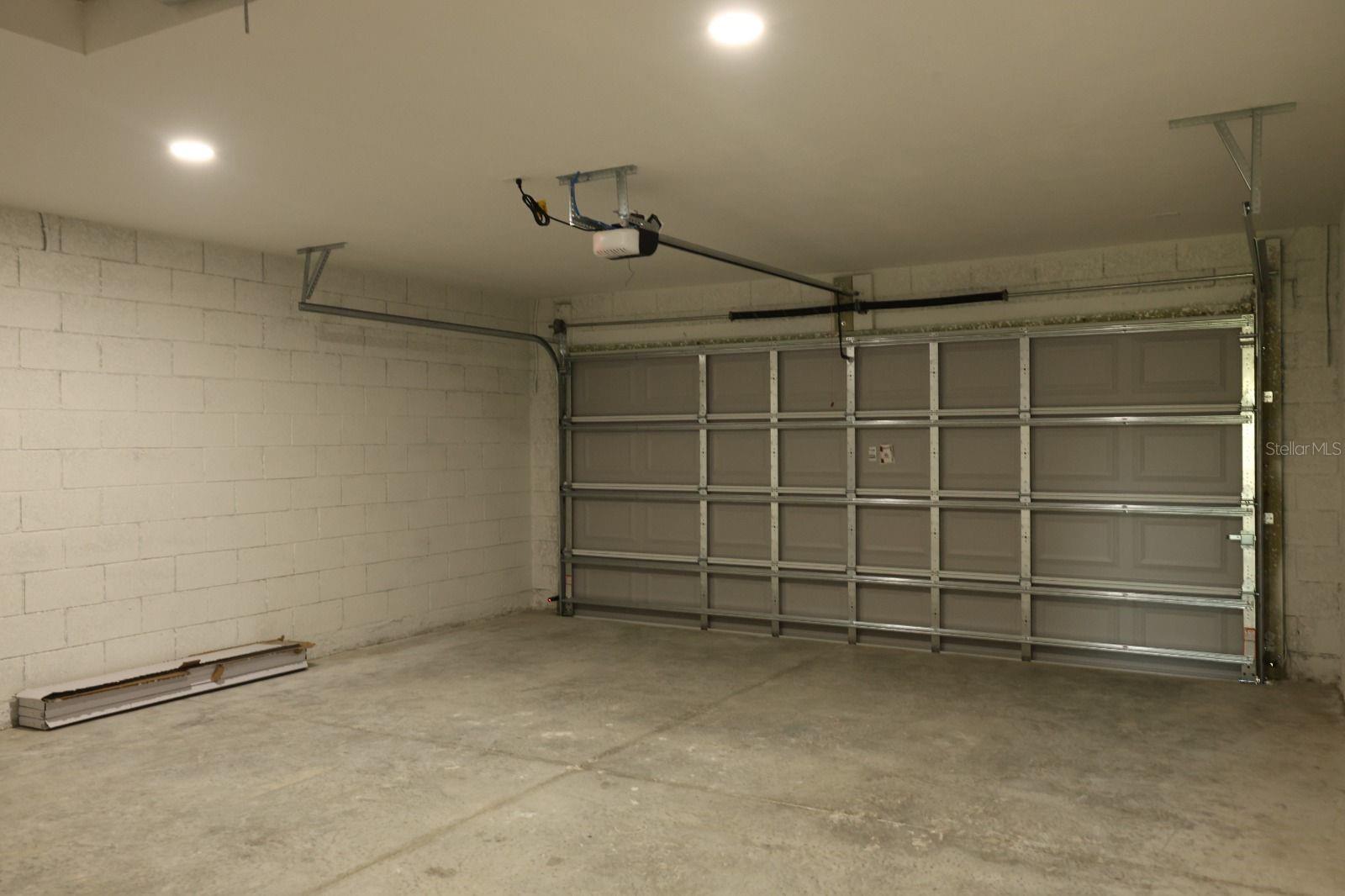 SILVER SPRINGS SHORES - Residential