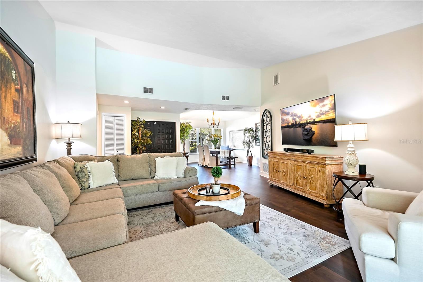 9072 BAYWOOD PARK DRIVE
