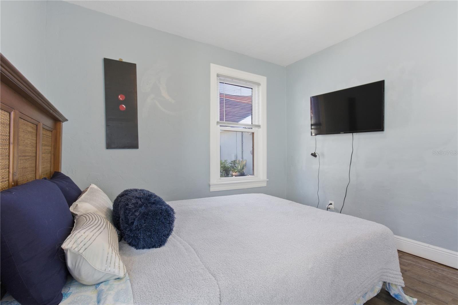 VICTORY HEIGHTS - Residential