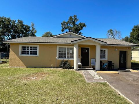 Photo of 1202 Jewel Avenue, Lakeland, FL 33805 (MLS # O6358495)