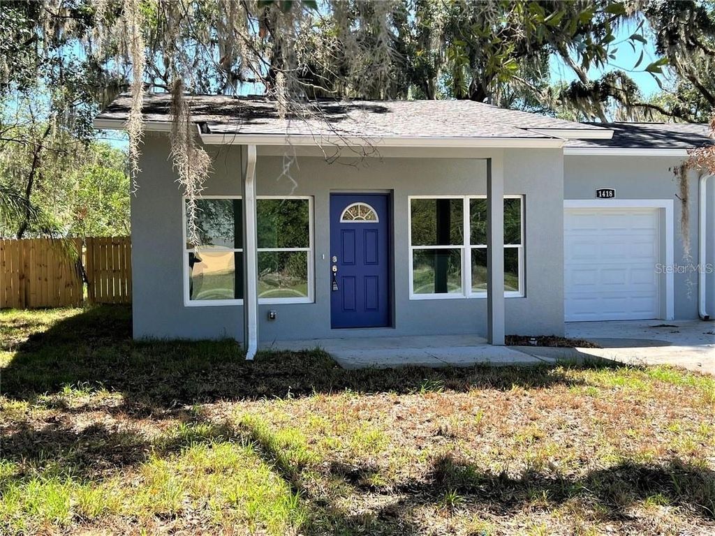 Photo of 1418 N Orange Street, Mount Dora, FL 32757 (MLS # O6423483)