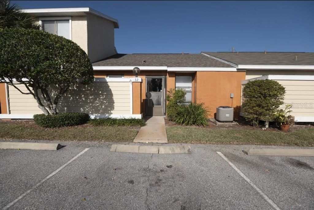 Photo of 32 Silver Oak Circle, Kissimmee, FL 34743 (MLS # O6369591)