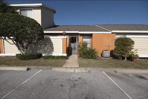 Photo of 32 Silver Oak Circle, Kissimmee, FL 34743 (MLS # O6369591)