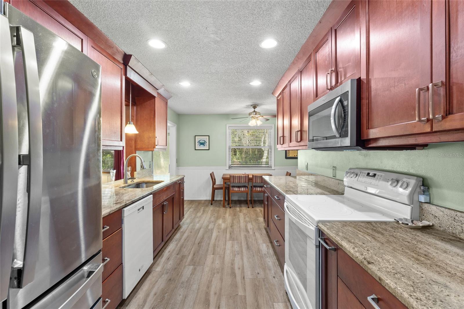 DELTON LAKES UN 04 - Residential