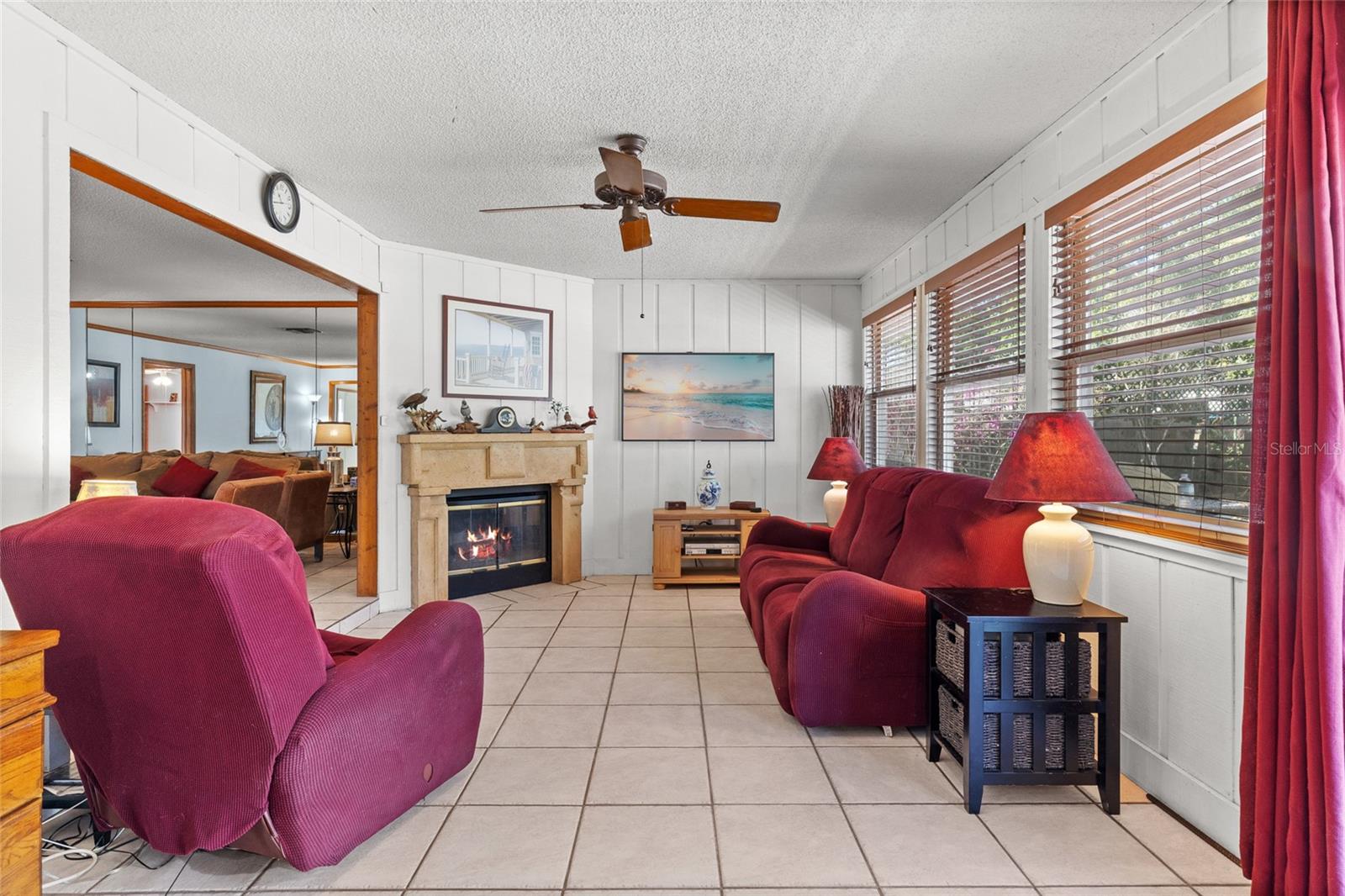 DELTON LAKES UN 04 - Residential