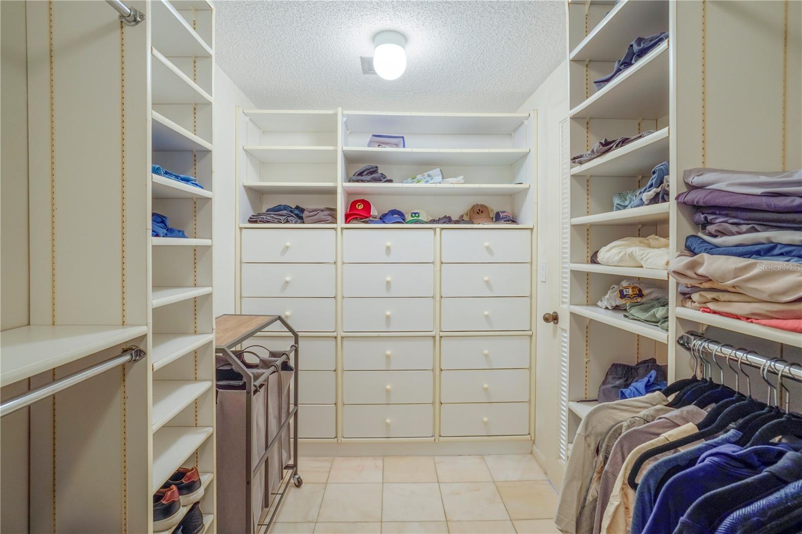 BAY PLAZA - Residential