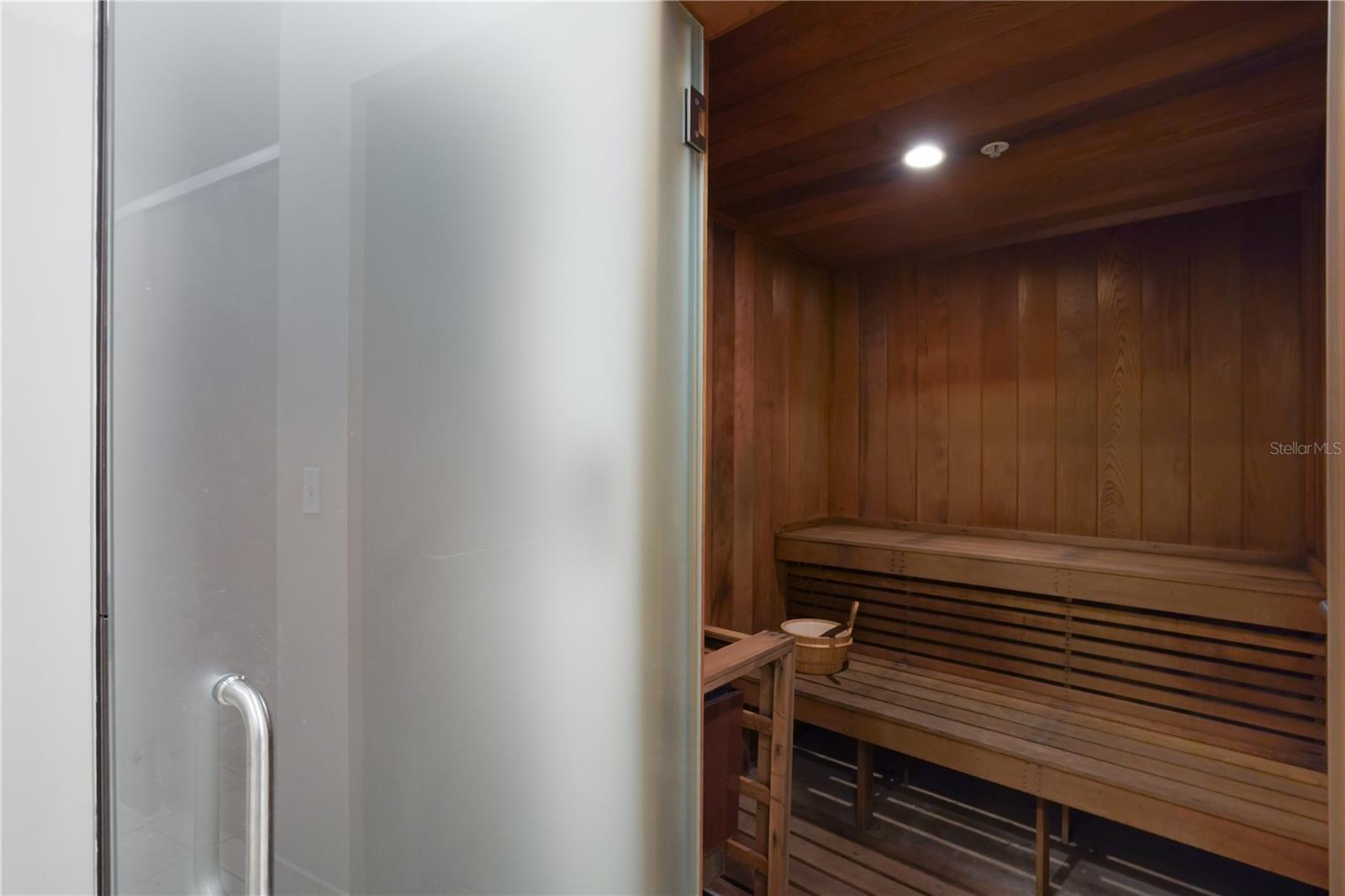 BAY PLAZA - Residential