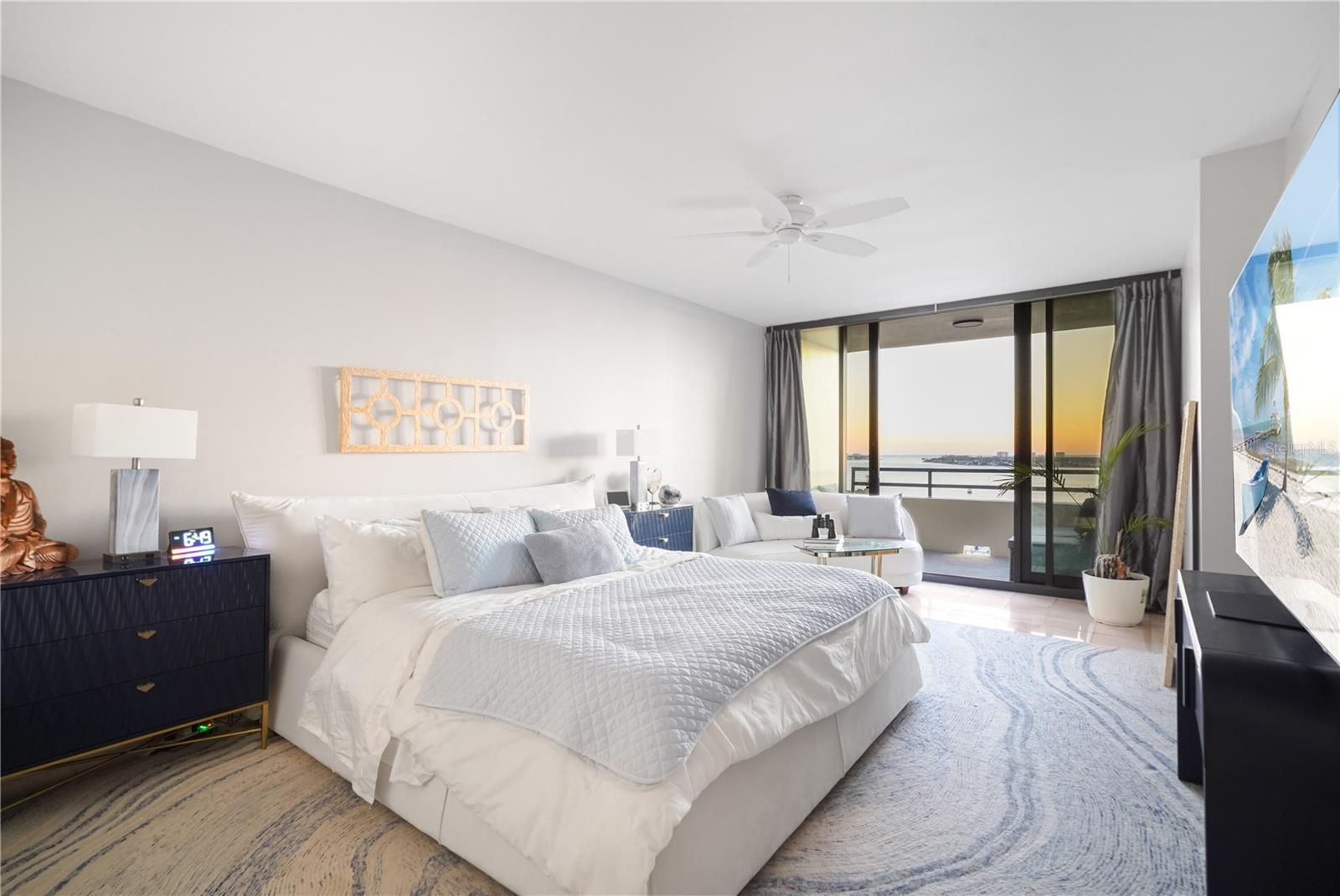 BAY PLAZA - Residential