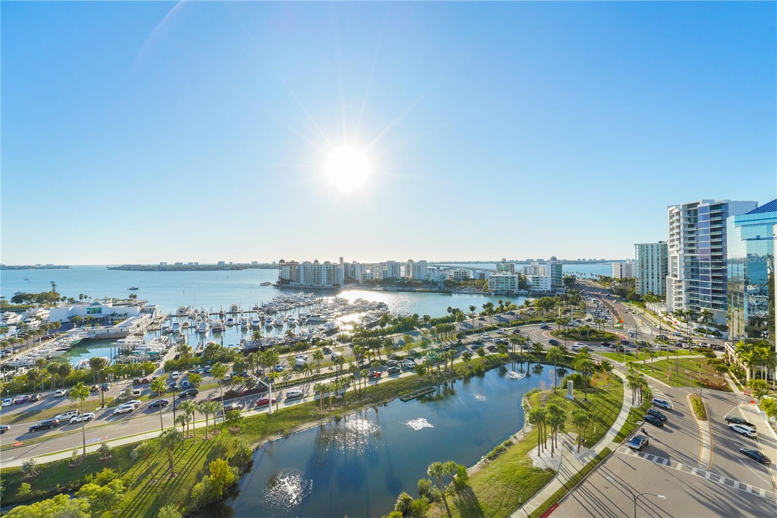 BAY PLAZA - Residential