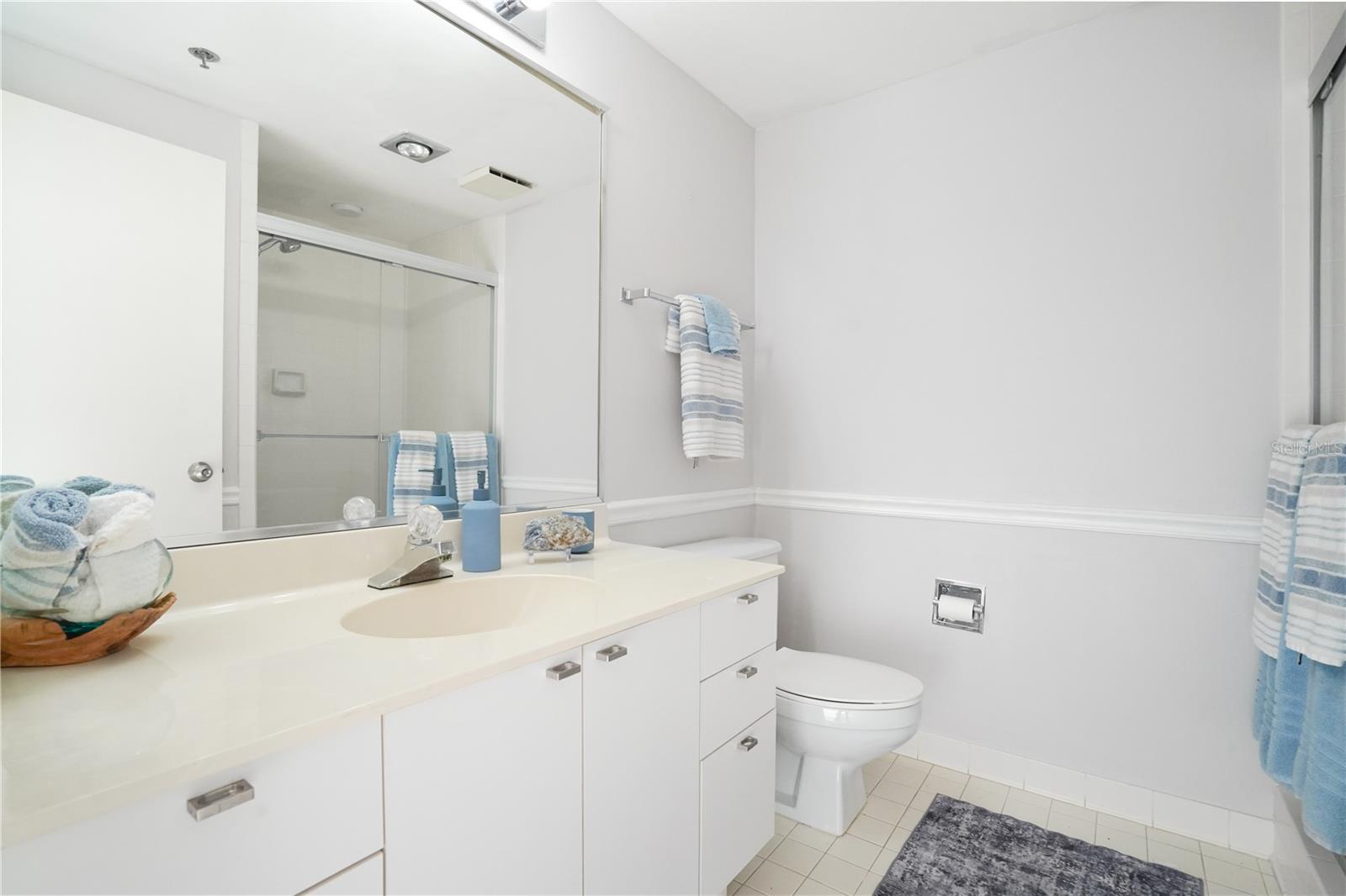 BAY PLAZA - Residential