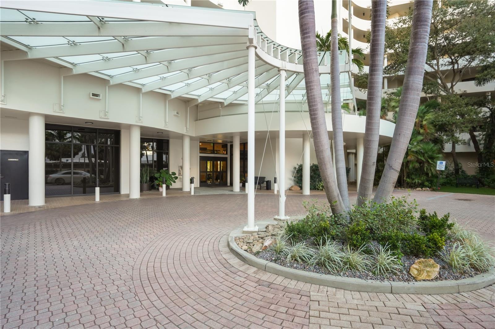 BAY PLAZA - Residential