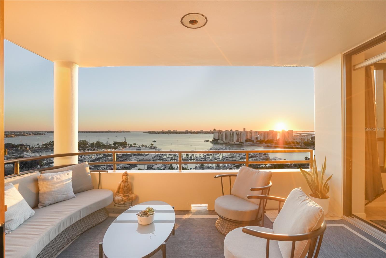 BAY PLAZA - Residential